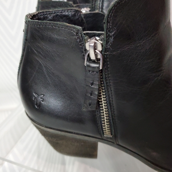 Frye Judith Black Double Zipper Leather Booties Size 8 - Picture 6 of 8